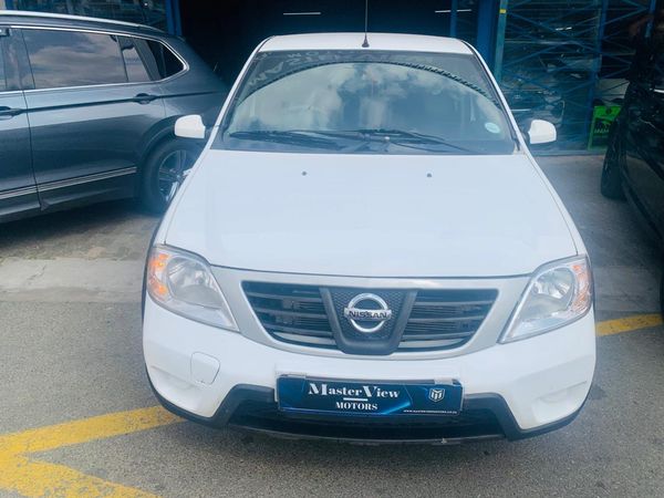 2015-Nissan-NP200-15-dCi-SE image:3