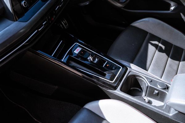2023-Volkswagen-Golf-8-GTI-20-TSI-Auto image:12