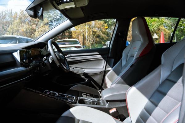 2023-Volkswagen-Golf-8-GTI-20-TSI-Auto image:15