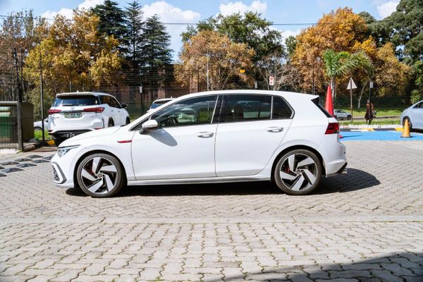 2023-Volkswagen-Golf-8-GTI-20-TSI-Auto image:4