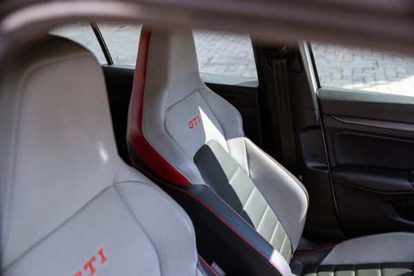 2023-Volkswagen-Golf-8-GTI-20-TSI-Auto image:7