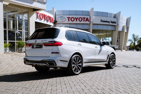 2020-BMW-X7-M50d image:19