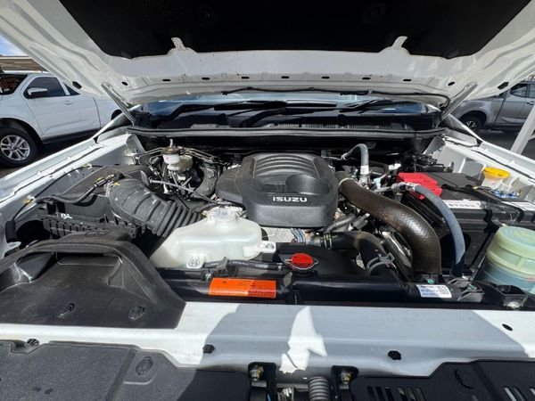 2025-Isuzu-D-Max-19-DDI-HR-L-Auto-Double-Cab image:8