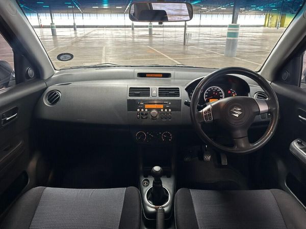 2011-Suzuki-Swift-15-GLS image:10