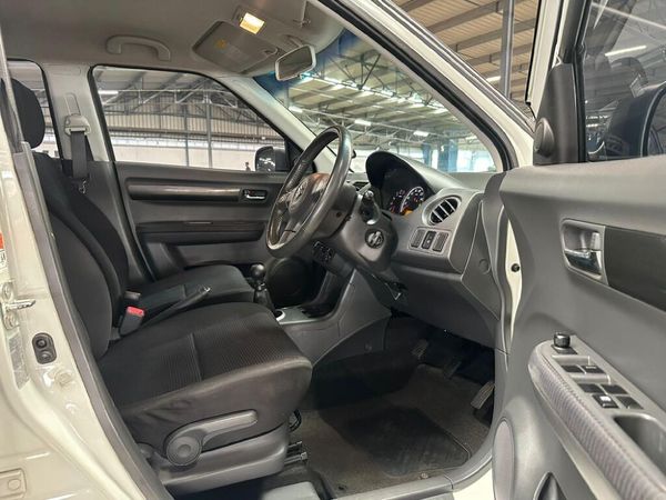 2011-Suzuki-Swift-15-GLS image:14