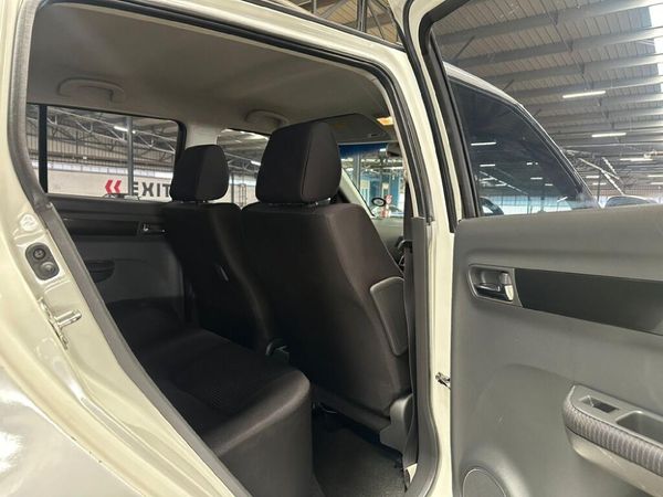2011-Suzuki-Swift-15-GLS image:15