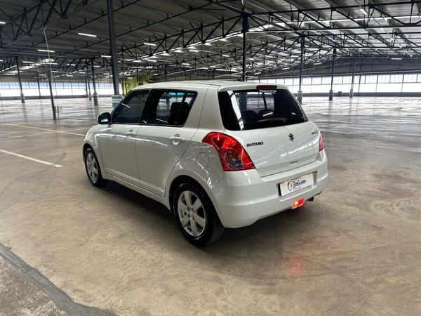 2011-Suzuki-Swift-15-GLS image:4