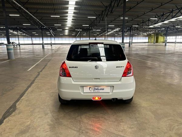 2011-Suzuki-Swift-15-GLS image:5
