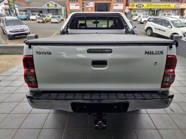 2015-Toyota-Hilux-25-D-4D-SRX-Xtra-Cab image:4