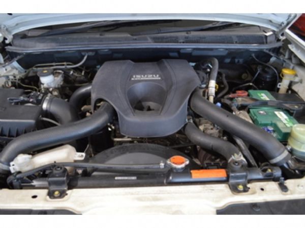 2013-Isuzu-KB-300-D-Teq-LX-Double-Cab image:14