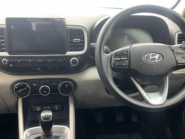 2023-Hyundai-Venue-12-Motion image:19