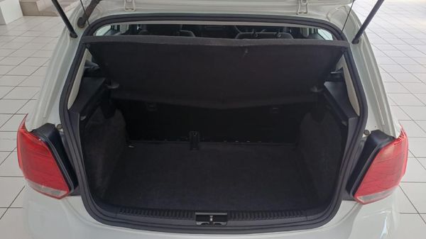 2024-Volkswagen-Polo-Vivo-14-Trendline-5-dr image:7