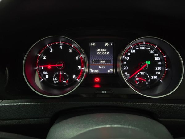 2016-Volkswagen-Golf-VII-GTI-20-TSI-Auto-Clubsport image:21