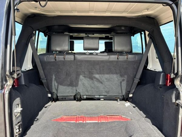 2010-Jeep-Wrangler-Unlimited-38-Sahara-Auto image:10