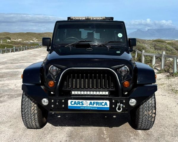 2010-Jeep-Wrangler-Unlimited-38-Sahara-Auto image:1