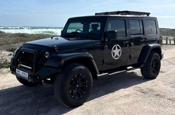 2010-Jeep-Wrangler-Unlimited-38-Sahara-Auto image:6