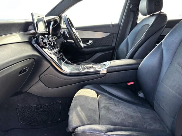 2017-Mercedes-Benz-GLC-Coupe-220d-AMG image:15