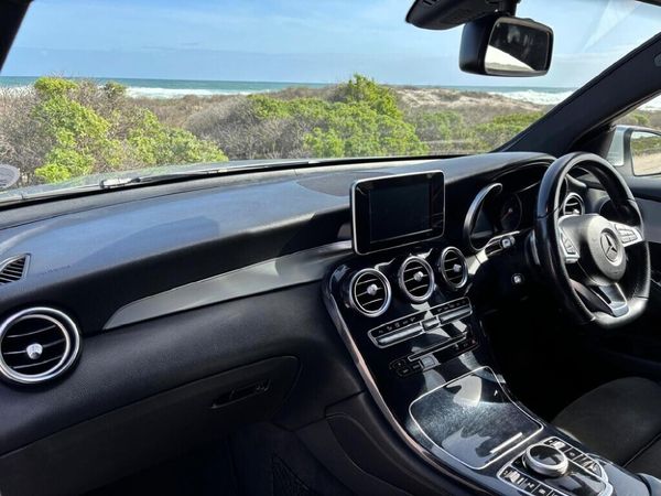 2017-Mercedes-Benz-GLC-Coupe-220d-AMG image:16