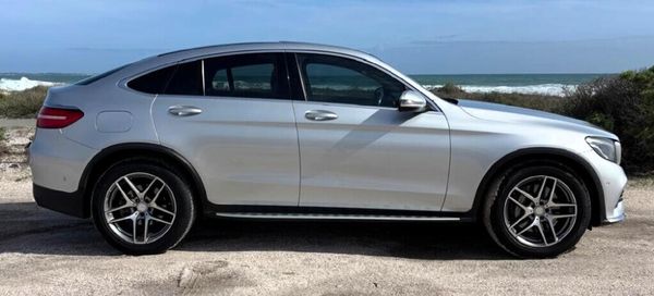2017-Mercedes-Benz-GLC-Coupe-220d-AMG image:2