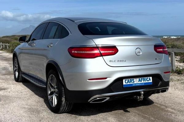 2017-Mercedes-Benz-GLC-Coupe-220d-AMG image:5