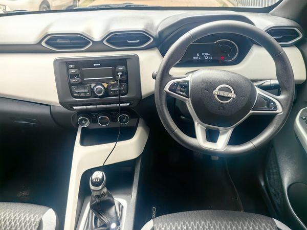 2024-Nissan-Magnite-10-Turbo-Acenta-Kuro image:10