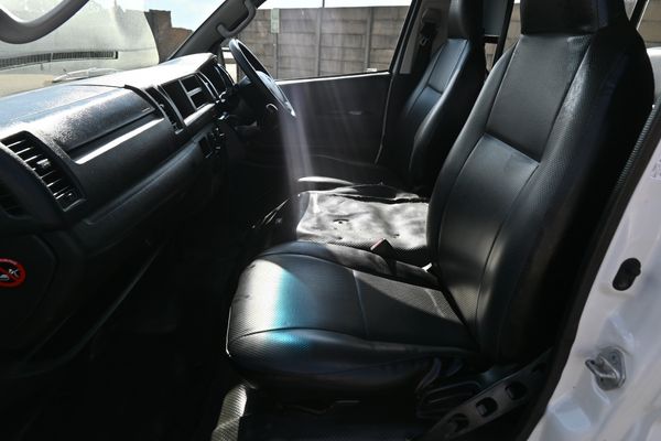 2020-Toyota-Quantum-25-D-4D-Sesfikile-16-seat image:12