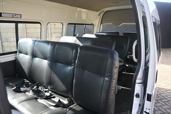 2020-Toyota-Quantum-25-D-4D-Sesfikile-16-seat image:14