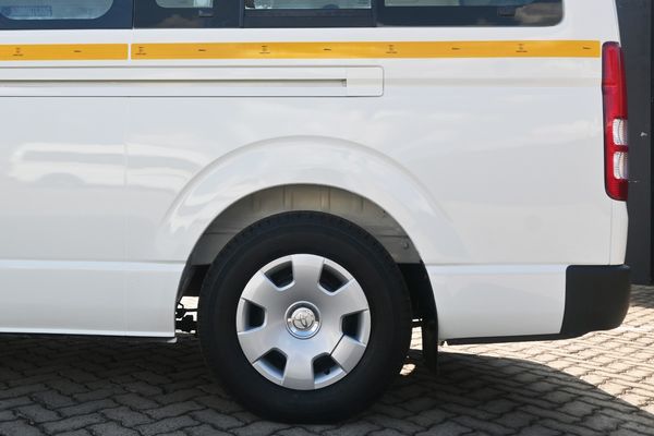 2020-Toyota-Quantum-25-D-4D-Sesfikile-16-seat image:7