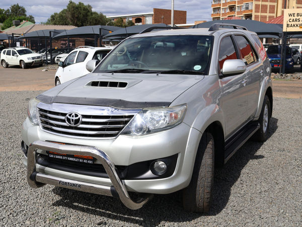2012-Toyota-Fortuner-25-D-4D-Raised-Body image:1
