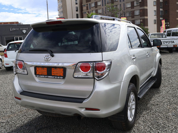2012-Toyota-Fortuner-25-D-4D-Raised-Body image:2
