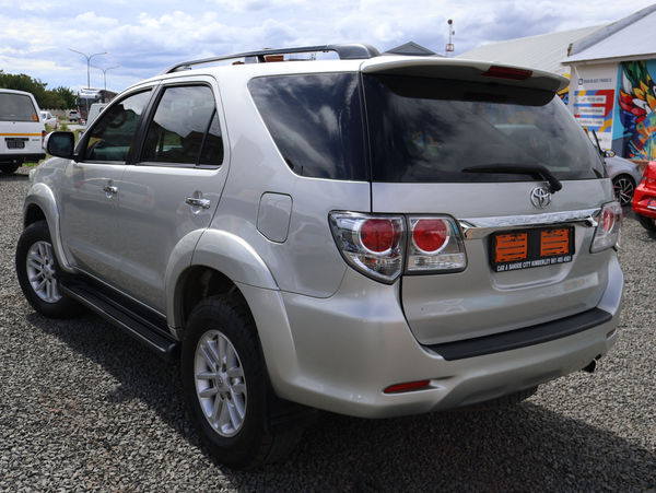 2012-Toyota-Fortuner-25-D-4D-Raised-Body image:3