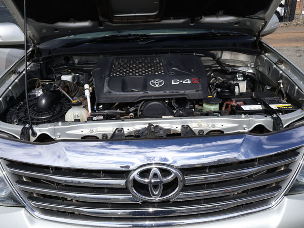 2012-Toyota-Fortuner-25-D-4D-Raised-Body image:7