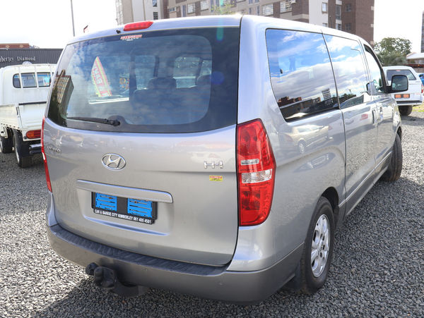 2014-Hyundai-H-1-25-CRDi-VGT-Wagon-Auto image:2