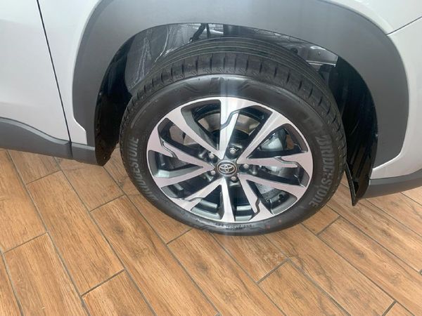 2026-Toyota-Corolla-Cross-18-XR image:3