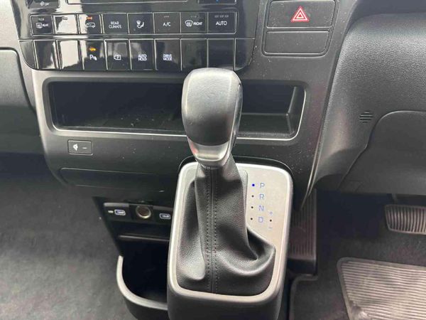 2022-Hyundai-H100-Bakkie-26D-Dropside image:17