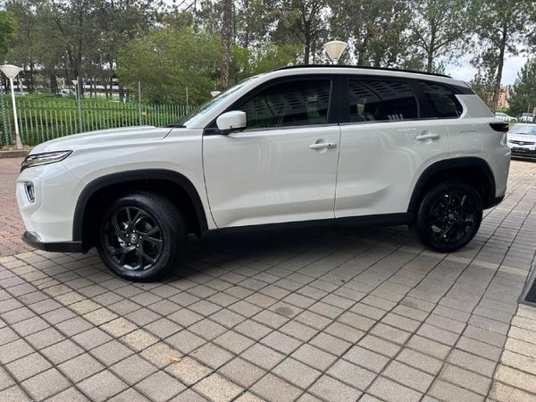 2026-Toyota-Urban-Cruiser-15-XR-Auto image:3