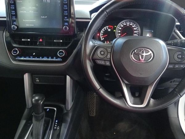 2025-Toyota-Corolla-Cross-18-XS image:10