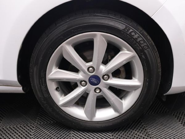 2018-Ford-Fiesta-10-EcoBoost-Trend-5-dr-Auto image:6