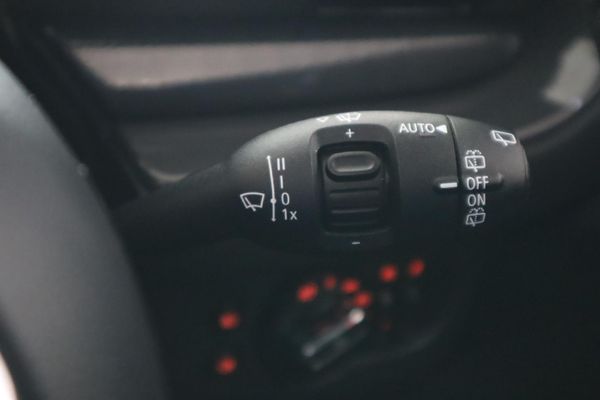 2019-MINI-Clubman-Cooper-Auto image:21