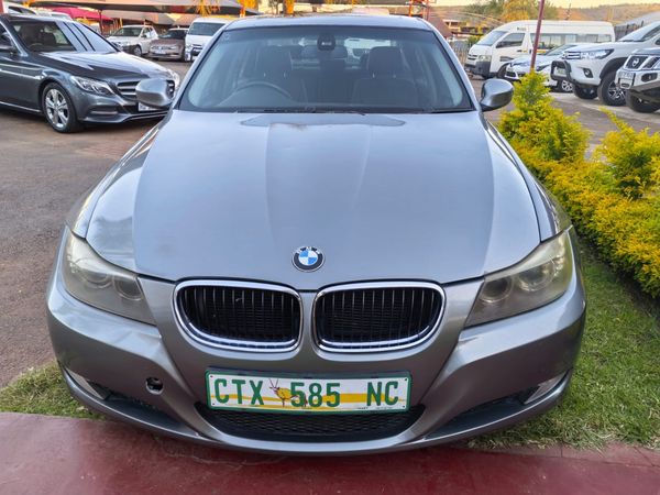 2009-BMW-3-Series-323i-BMW-Petrol image:9