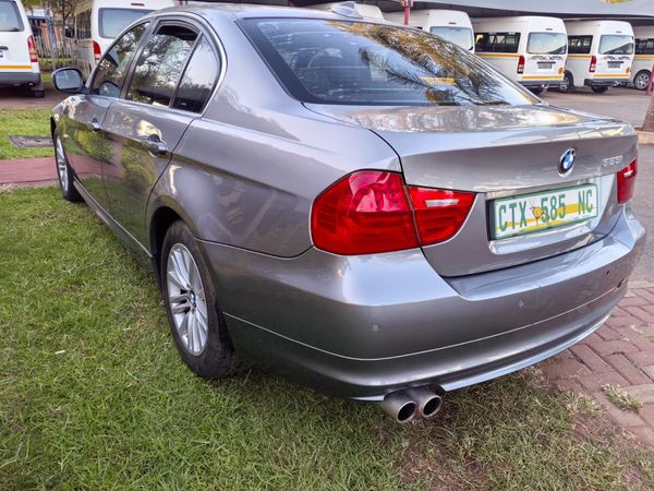 2009-BMW-3-Series-323i-BMW-Petrol image:5