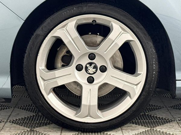 2013-Peugeot-308-CC-16-Auto image:3
