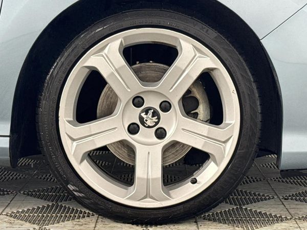 2013-Peugeot-308-CC-16-Auto image:4