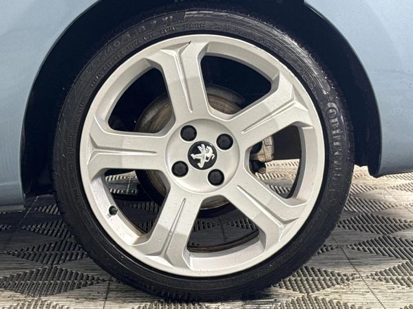 2013-Peugeot-308-CC-16-Auto image:5