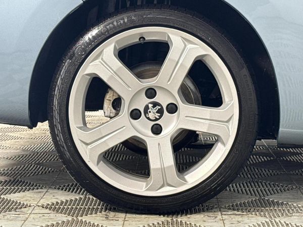 2013-Peugeot-308-CC-16-Auto image:6