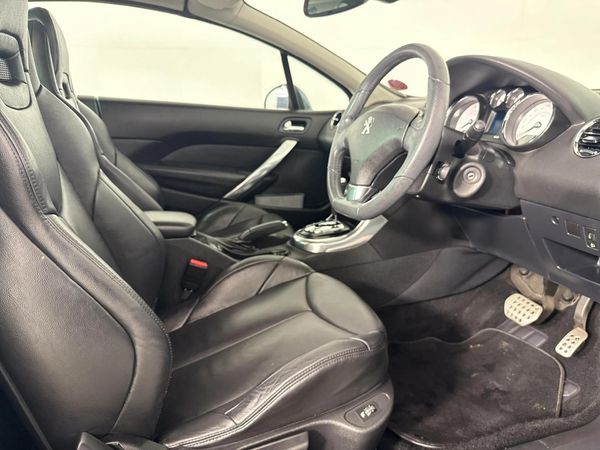 2013-Peugeot-308-CC-16-Auto image:8