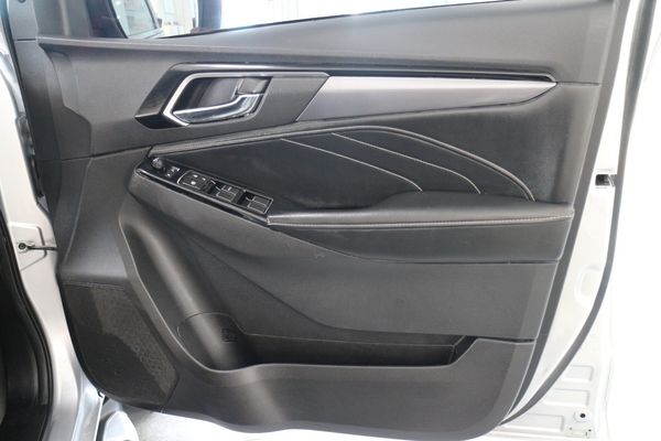 2023-Isuzu-Mu-x-30D-Onyx-4x4-Auto image:16