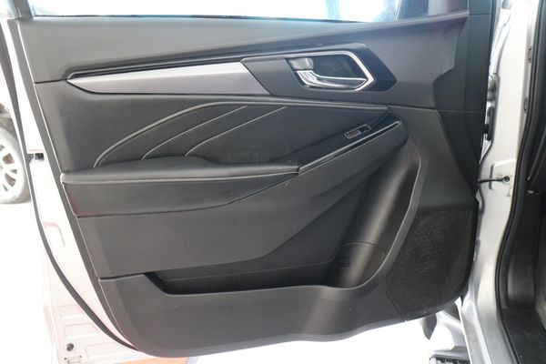 2023-Isuzu-Mu-x-30D-Onyx-4x4-Auto image:21