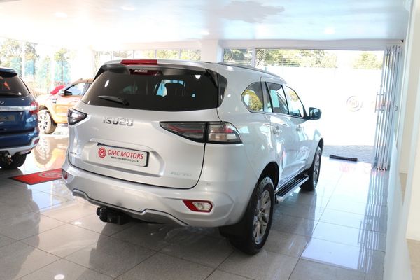 2023-Isuzu-Mu-x-30D-Onyx-4x4-Auto image:4