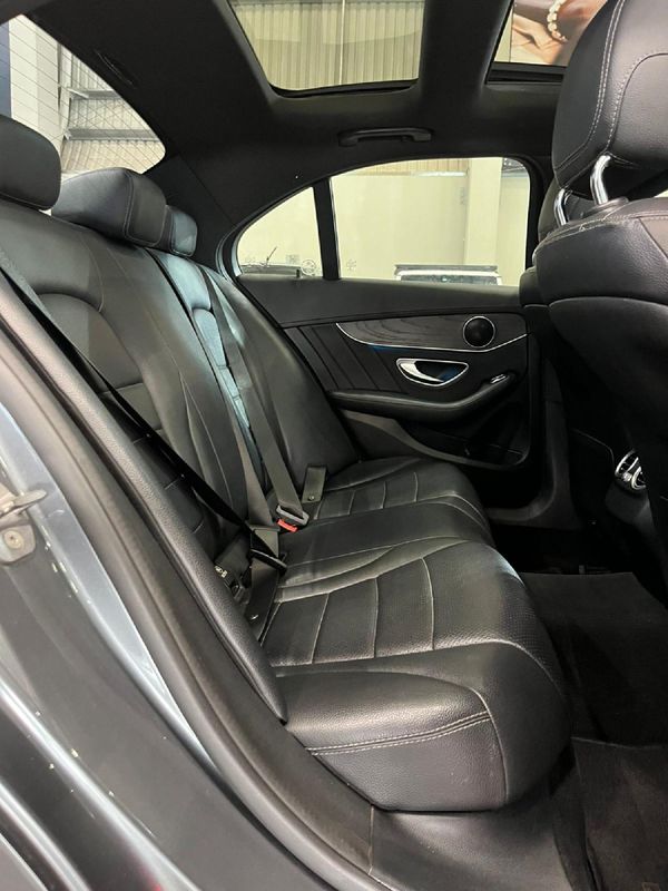 2018-Mercedes-Benz-C-Class-C-220-Bluetec-AMG-Line-Auto image:11
